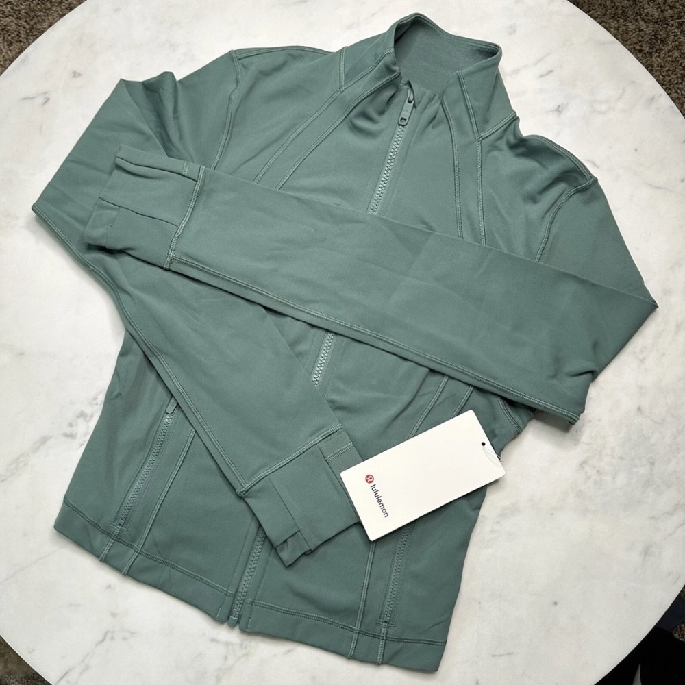 NWOT Lululemon Cropped Define Jacket *Nulu 🌲Medium Forest  / Size 8